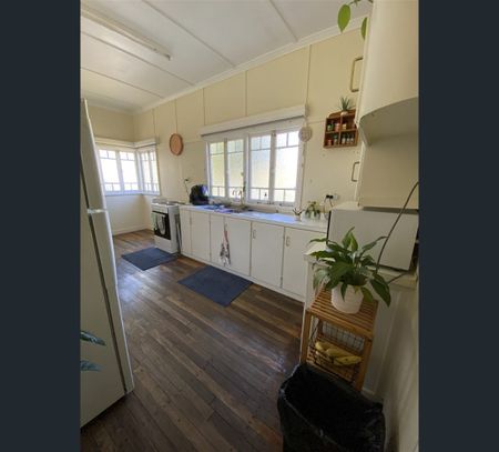 11 Dibdin Street, Wandal, Qld 4700 - Photo 3