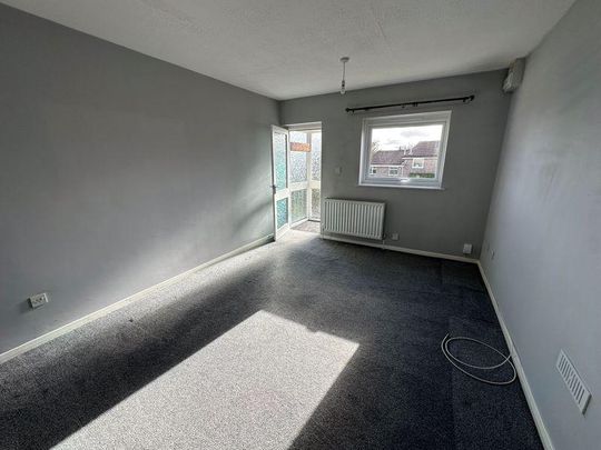 2 bedroom end of terrace house to rent - Photo 1