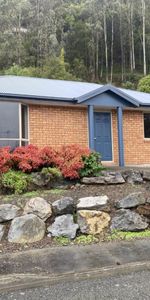 Modern Living - Photo 3