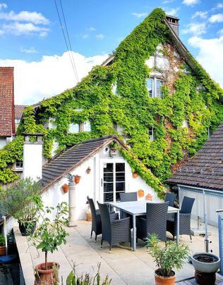 KOMPLETT MÖBLIERT MIT SONNENTERRASSE UND GARTEN - Foto 1