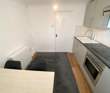 Camden High Street - Photo 1