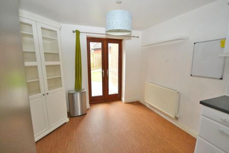 3 bedroom terraced house to rent - Photo 2