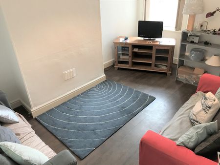 4 Bed Terraced House, Whitby Road, M14 - Photo 5