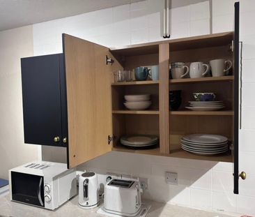 Room in a Shared House, Knepp Close, BN2 - Photo 6