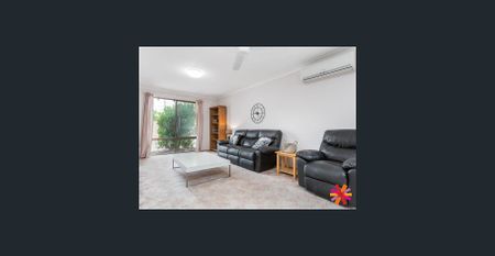 Private Rear Villa - Big Back Yard - Photo 5