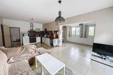Location meublée. A 4 km d'Uzès, villa T5 à louer - Photo 4