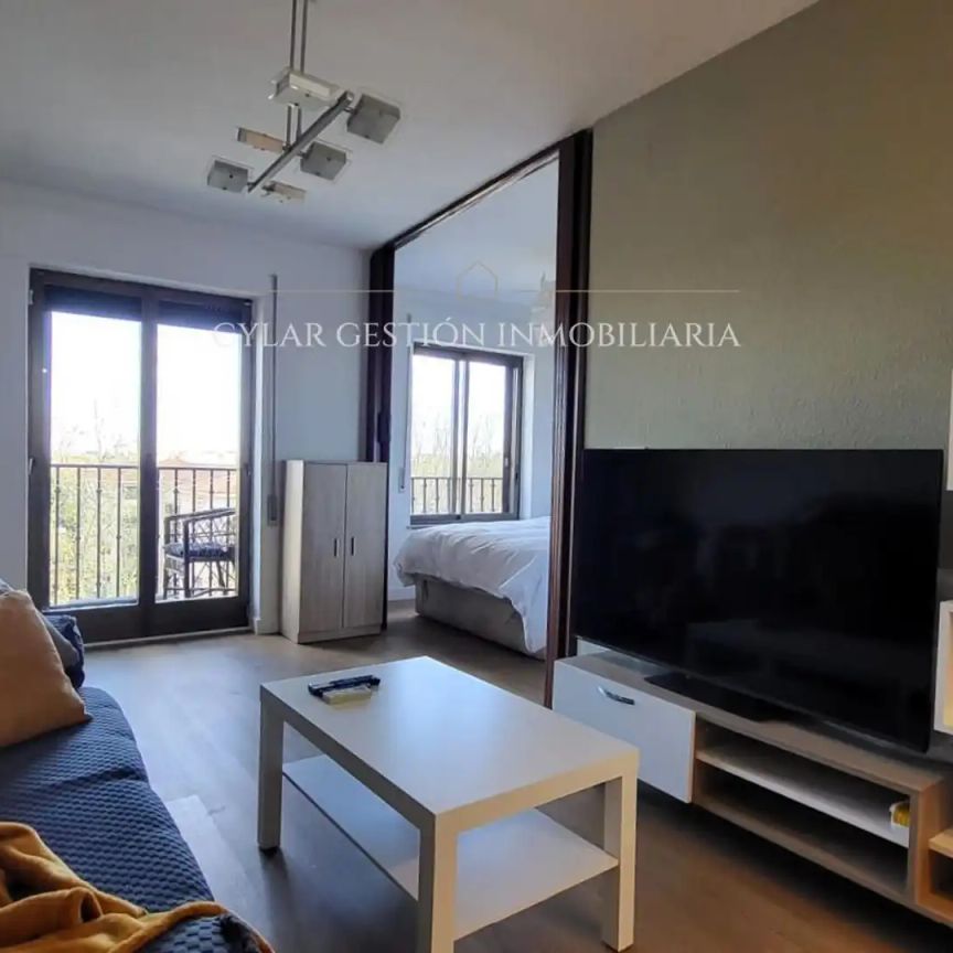 Ático de alquiler en Reyes de España, Universidad - Tenerías - Photo 1