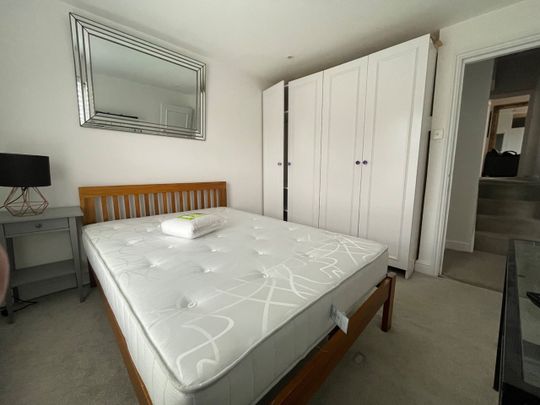 2 Bed Flat, Clapham Common, SW11 - Photo 1
