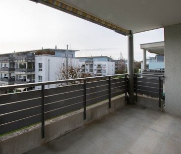 Large 5.5-room apartment with private laundry room - Photo 4
