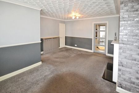 3 bedroom terraced house to rent - Photo 2
