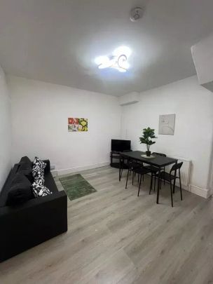 4 bedroom terraced house to rent - Photo 1