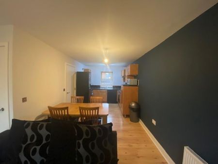 3 bedroom townhouse to rent - Photo 4