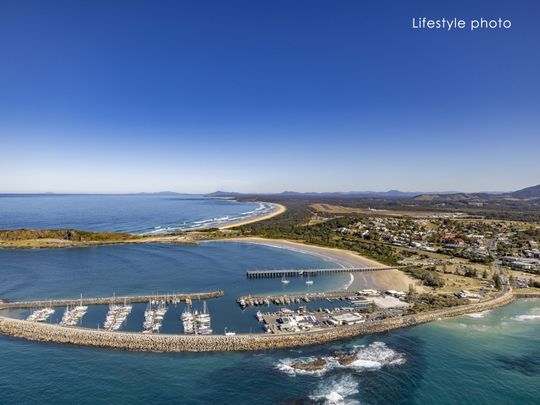 Coffs Harbour, 21 Feran Crescent - Photo 1