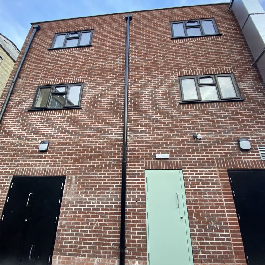 2 bedroom flat to rent - Photo 1