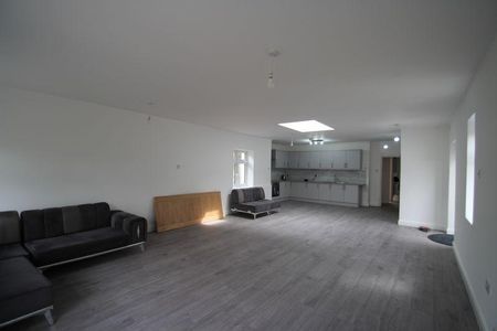 1 bedroom in a house share to rent - Photo 5