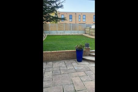 Studio Flat, Longdown Road, SE6 - Photo 5