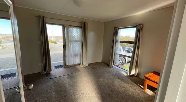 Charming Bay View 1BR Flat with Garden - Photo 1