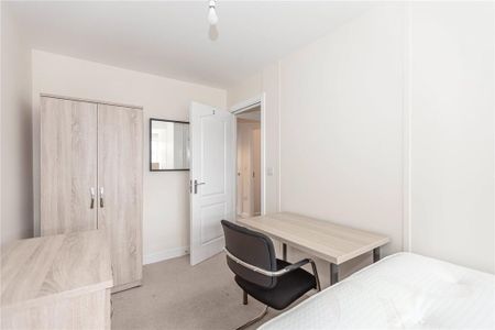 6 bedroom semi-detached house to rent - Photo 4