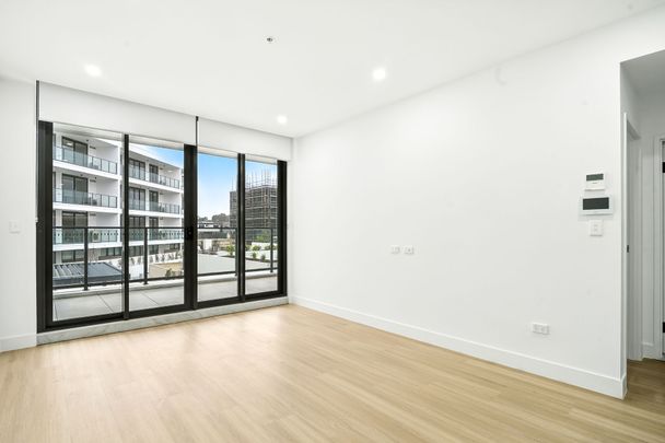 Modern Apartment Living - Stylish, Spacious & Convenient - Photo 1