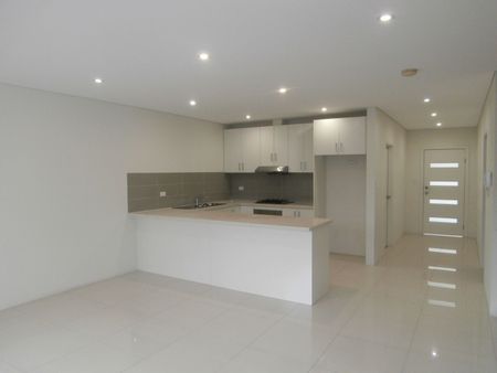 MODERN 3-BEDROOM + STUDY ROOM TOWNHOUSE FOR RENT - Photo 2