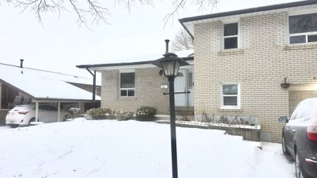 For Lease - 81 Amberjack Boulevard, Toronto, Ontario - Photo 4