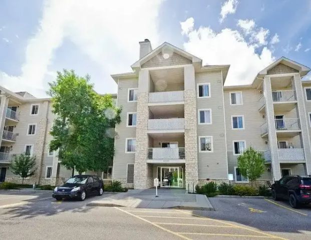 Large 2-bed/2-bath+Den/Storage | 1204 - 3416 16320 24 street SW Calgary, Alberta T2Y 5A1, Calgary - Photo 1