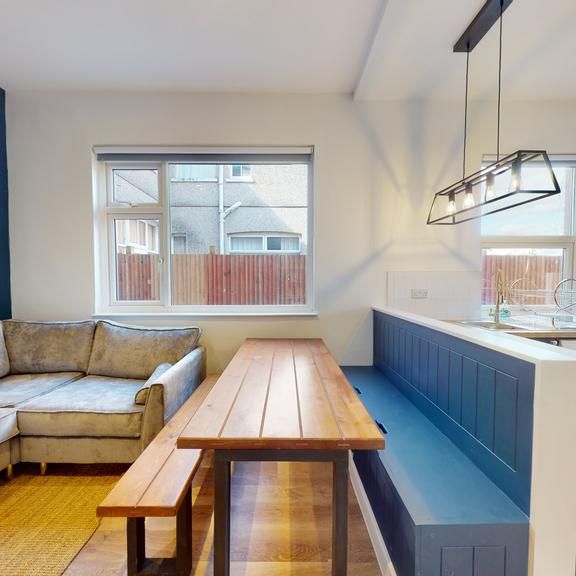 1 bedroom in a house share to rent - Photo 1