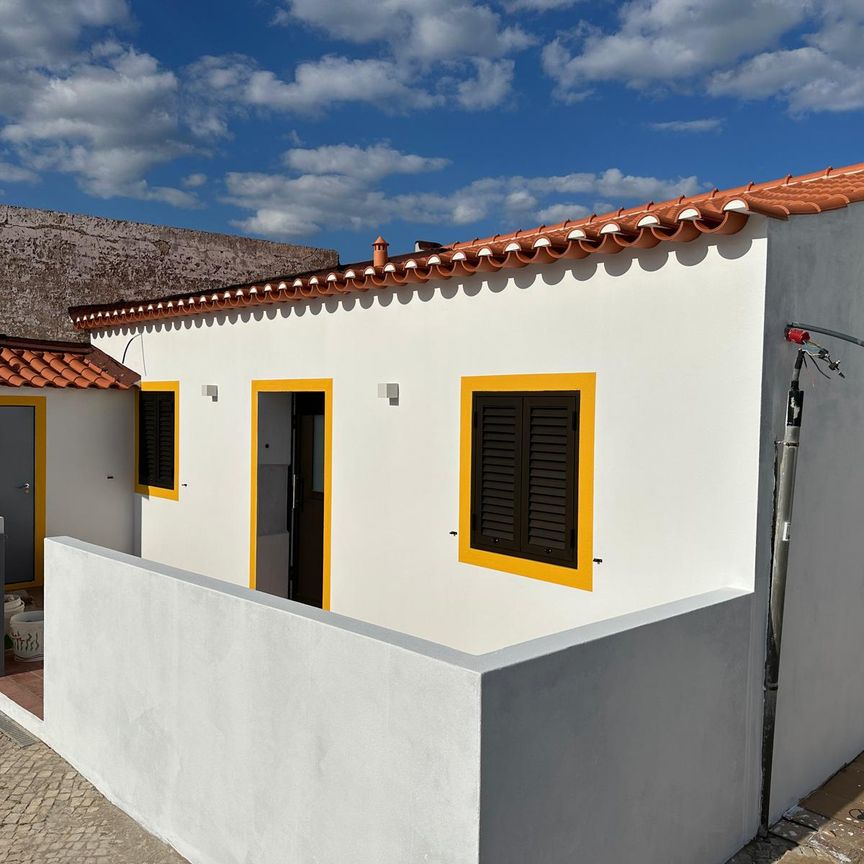 MORADIA V2 PARA ARRENDAMENTO TEMPORÁRIO - OUTUBRO A JUNHO - NO CENTRO DE CASTRO MARIM - Photo 1