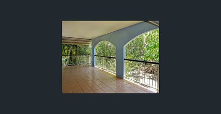 Large Apartment with Space! - Photo 5