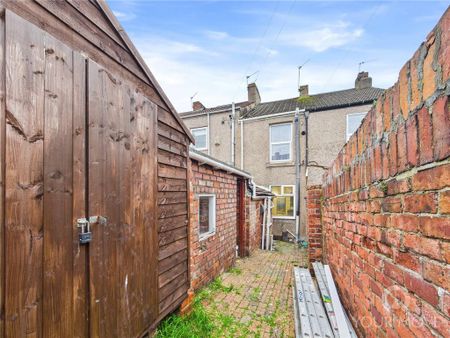 2 bedroom terraced house to rent - Photo 5