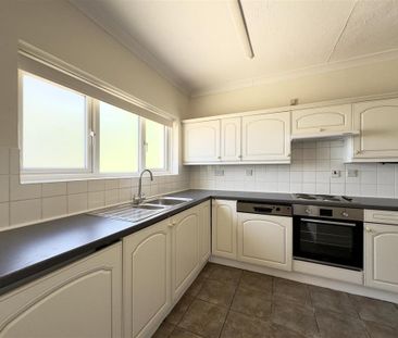 3 bedroom bungalow to rent - Photo 1