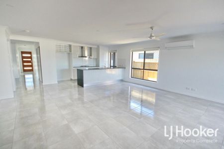 Low Maintenance Family Home With 2 Living Areas! - Photo 2