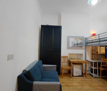 Lichfield Grove, Finchley, London N3 - Photo 1