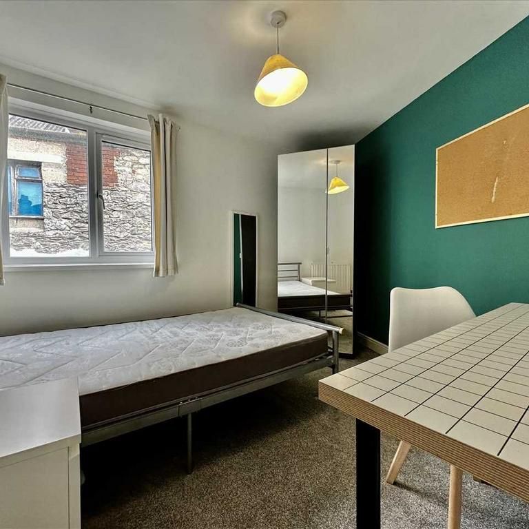 6 bedroom house share to rent - Photo 1