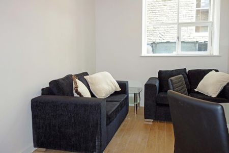 2 bedroom flat to rent - Photo 4