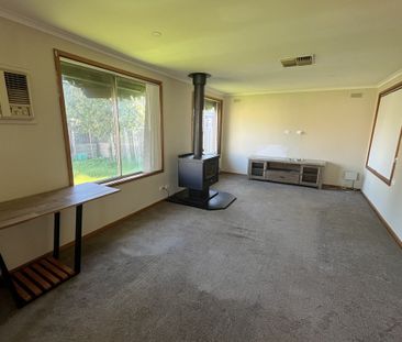 3 BEDROOM HOME! - Photo 1