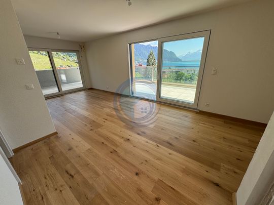 APPARTEMENT DE 2,5 PIÈCES EN ATTIQUE AVEC VUE PANORAMIQUE SUR LE LAC - Foto 1
