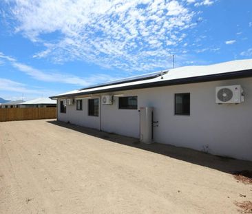 Brand New - Fully A/C and Tiled - Solar - Side Access - New Turf Co... - Photo 2