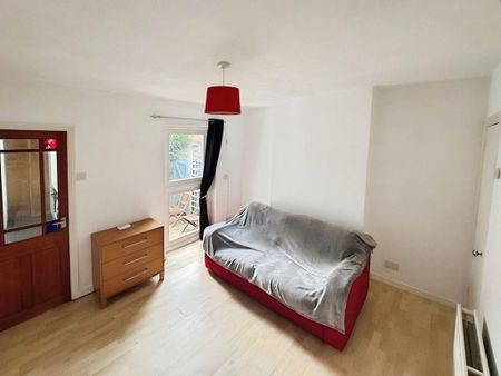 2 bedroom semi-detached house to rent - Photo 2