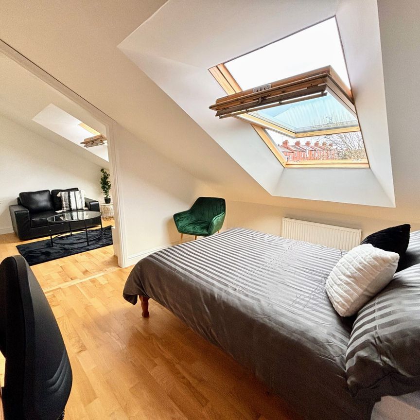 2 Bedrooms, 5 Willowbank Mews Top Floor – Student Accommodation Coventry - Photo 1