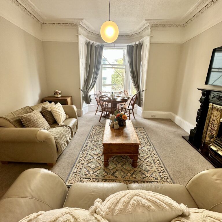 Whitehall Crescent 12 (2/1), DD1 4AU, Dundee - Photo 1