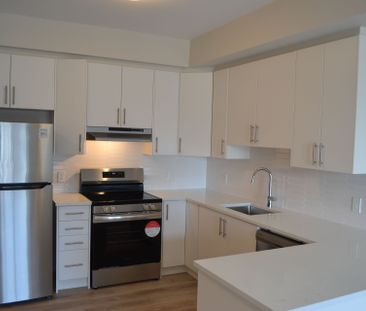 For Lease - 397 Codd's Road Unit# 604, Manor Park - Cardinal Glen a... - Photo 3