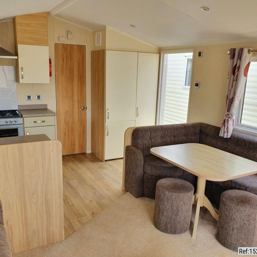 2 bed Park Home in Park Road , Birchington, CT7 0BL - Photo 1