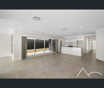 33 Fieldhouse Circuit, Campbelltown, NSW 2560 - Photo 5