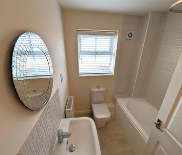 3 bedroom semi-detached house to rent - Photo 2