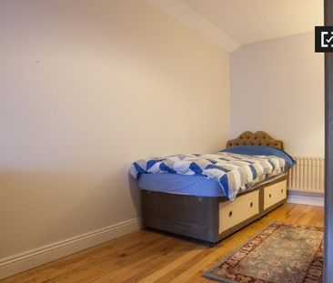 Bright room for rent in 5-bedroom house in Glasnevin, Dublin - Photo 6