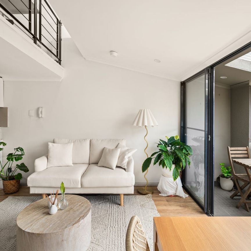 Part Furnished | Quiet Position | Incredible Convenience - Photo 1