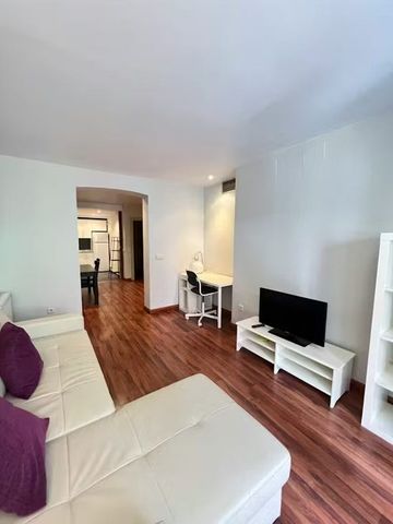 Calle de Hortaleza, Madrid, Community of Madrid 28004 - Foto 2