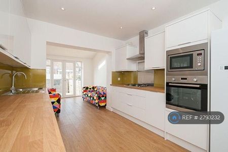 6 bedroom end of terrace house to rent - Photo 5