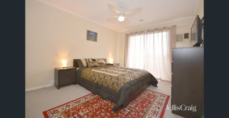 Low maintenance townhouse, in peaceful location - Photo 3